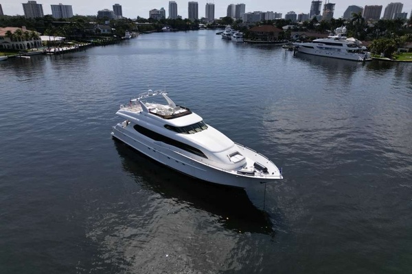 94ft Lazzara Yachts Yacht For Sale