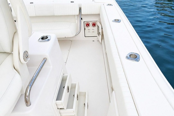 31ft Grady White Yacht For Sale