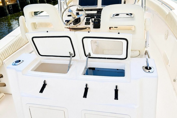 31ft Grady White Yacht For Sale