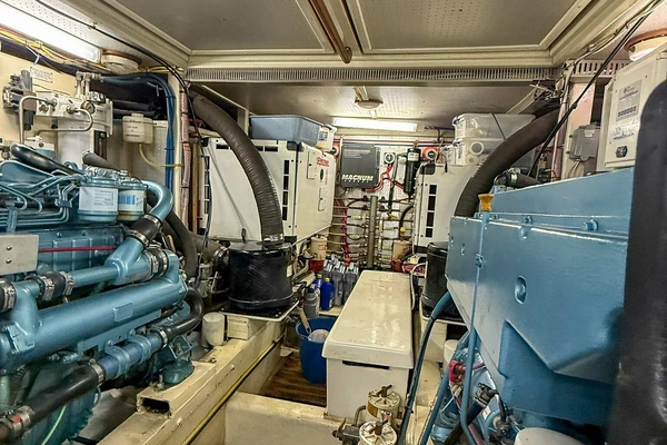2004 DeFever 49