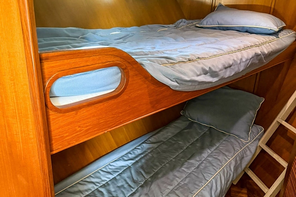 2004 DeFever 49