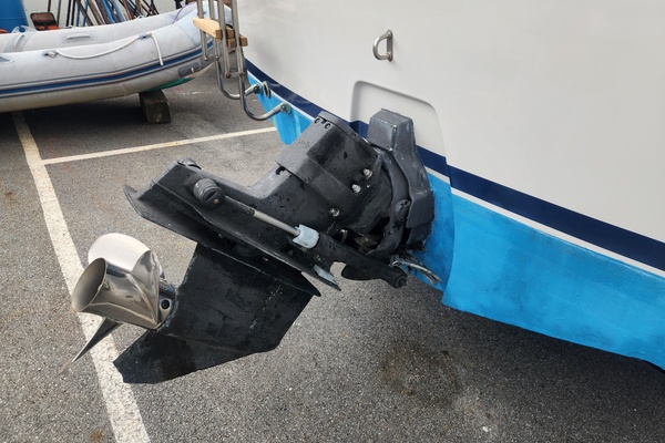 24ft Limestone Yacht For Sale