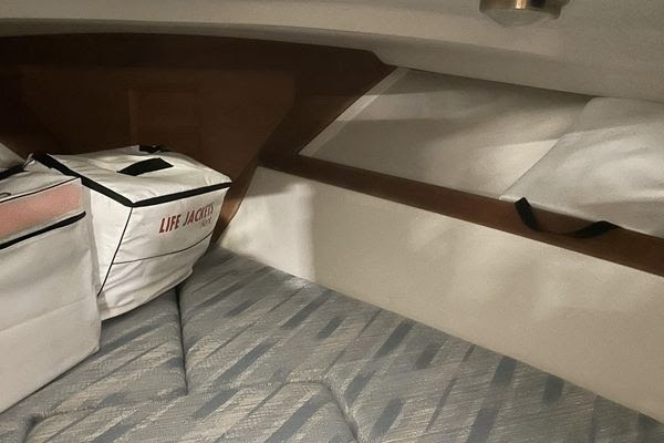 24ft Limestone Yacht For Sale