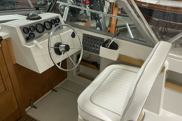 24ft Limestone Yacht For Sale