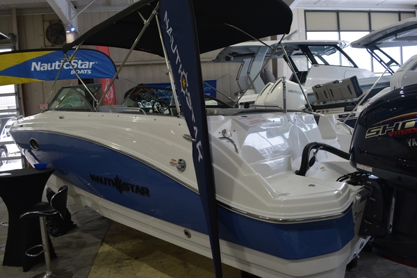 24ft NauticStar Yacht For Sale