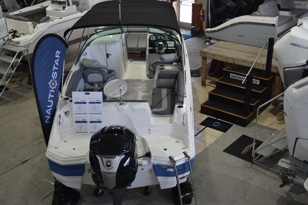 24ft NauticStar Yacht For Sale