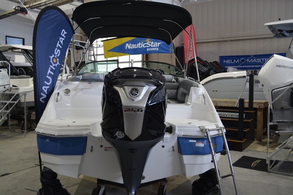 24ft NauticStar Yacht For Sale