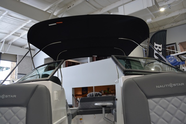 24ft NauticStar Yacht For Sale