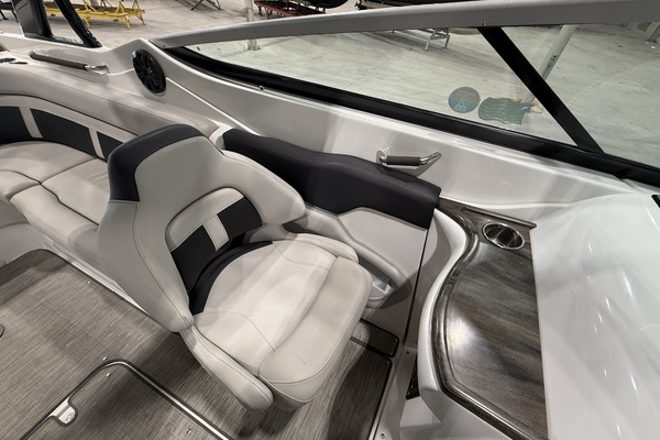 29ft Rinker Yacht For Sale