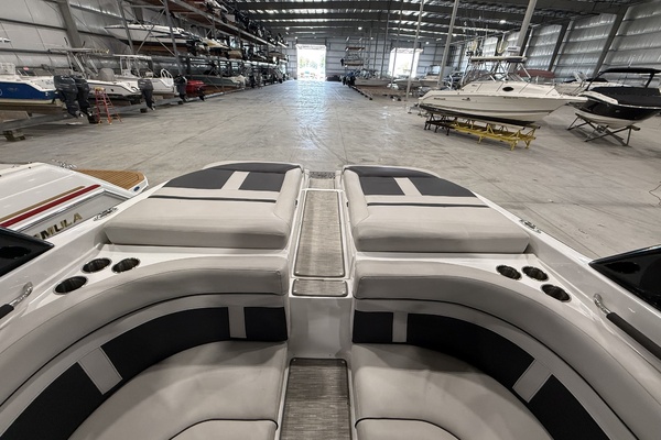29ft Rinker Yacht For Sale