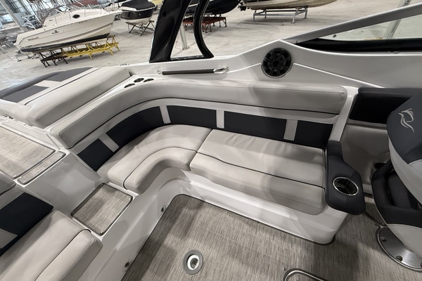29ft Rinker Yacht For Sale