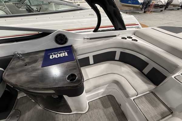 29ft Rinker Yacht For Sale