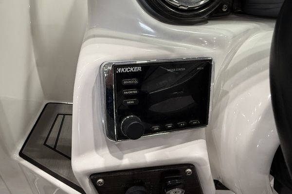 29ft Rinker Yacht For Sale
