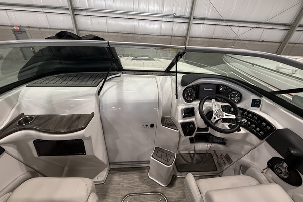 29ft Rinker Yacht For Sale