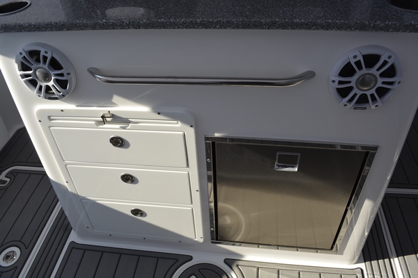 32ft NauticStar Yacht For Sale