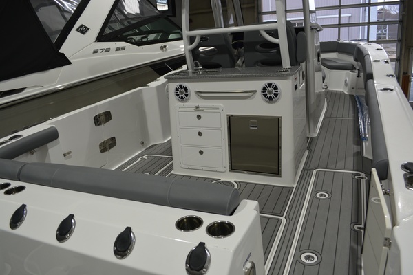 32ft NauticStar Yacht For Sale