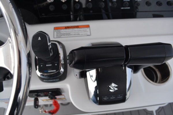 32ft NauticStar Yacht For Sale