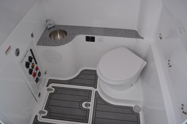 32ft NauticStar Yacht For Sale