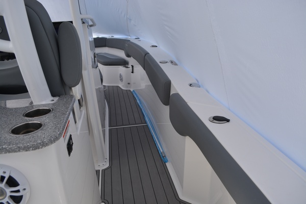 32ft NauticStar Yacht For Sale