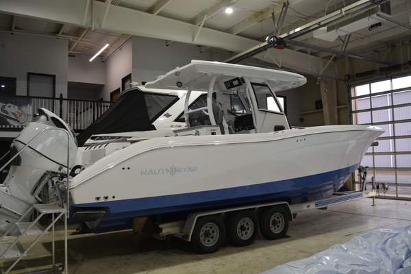 32ft NauticStar Yacht For Sale