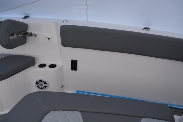 32ft NauticStar Yacht For Sale