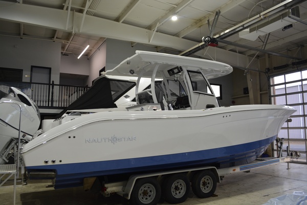 32ft NauticStar Yacht For Sale
