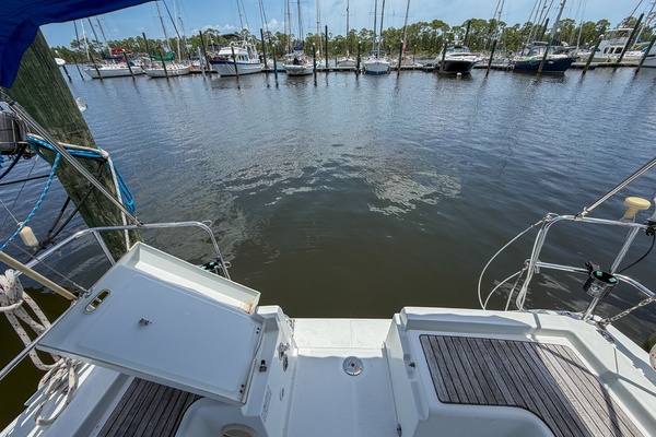 Boat Pour 34ft Beneteau Yacht For Sale