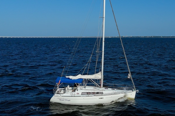 Boat Pour 34ft Beneteau Yacht For Sale