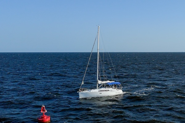Boat Pour 34ft Beneteau Yacht For Sale