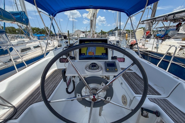 Boat Pour 34ft Beneteau Yacht For Sale