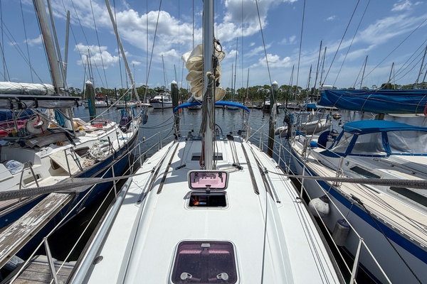 Boat Pour 34ft Beneteau Yacht For Sale