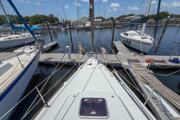 Boat Pour 34ft Beneteau Yacht For Sale