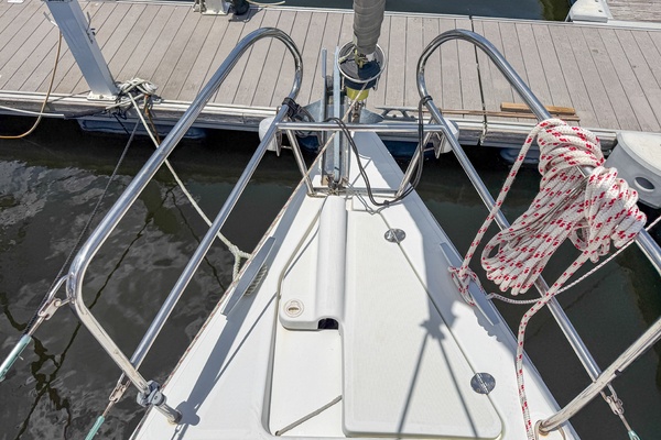 Boat Pour 34ft Beneteau Yacht For Sale