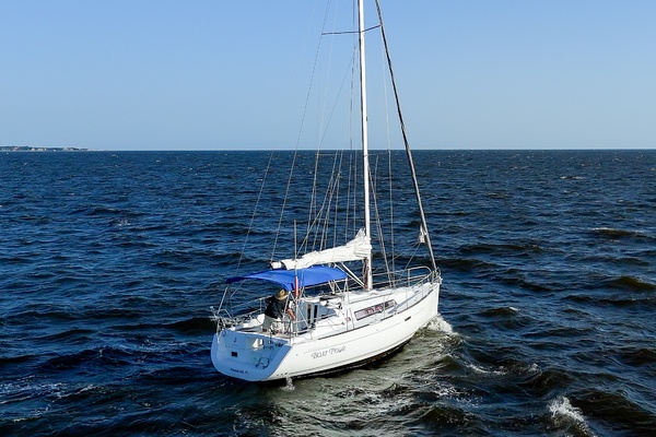 Boat Pour 34ft Beneteau Yacht For Sale