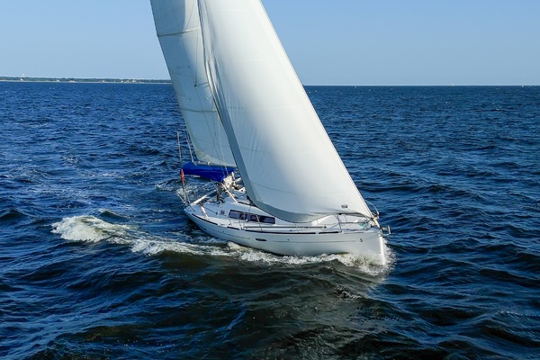 Boat Pour 34ft Beneteau Yacht For Sale