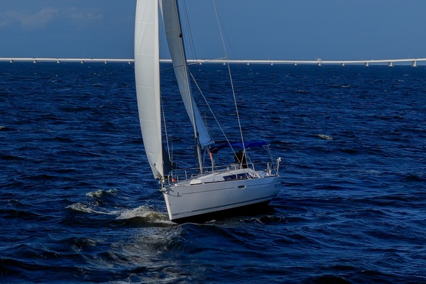 Boat Pour 34ft Beneteau Yacht For Sale