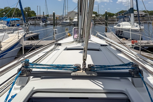 Boat Pour 34ft Beneteau Yacht For Sale