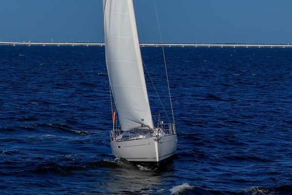 Boat Pour 34ft Beneteau Yacht For Sale