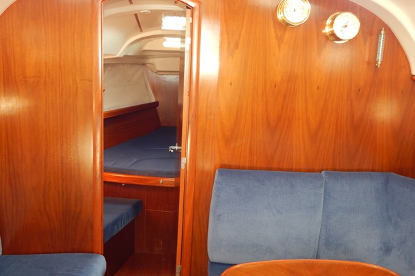 Utflykt 38ft Beneteau Yacht For Sale