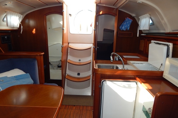 Photo of the 1999 Beneteau Oceanis 381 "Utflykt"