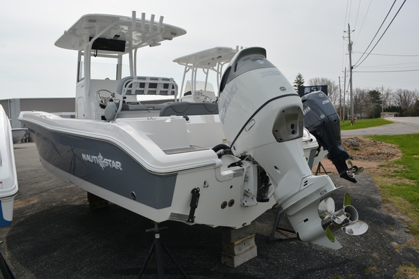 24ft NauticStar Yacht For Sale