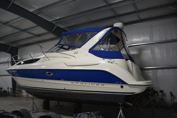 Photo of the 2006 Bayliner 305 "Lady G"