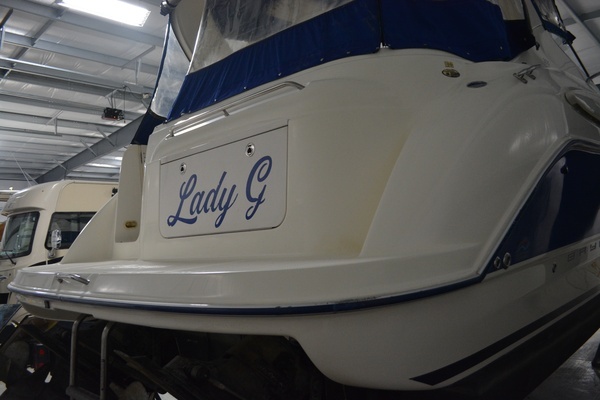 Photo of the 2006 Bayliner 305 "Lady G"