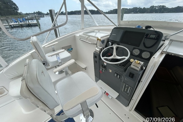 The O Klub 30ft Pursuit Yacht For Sale