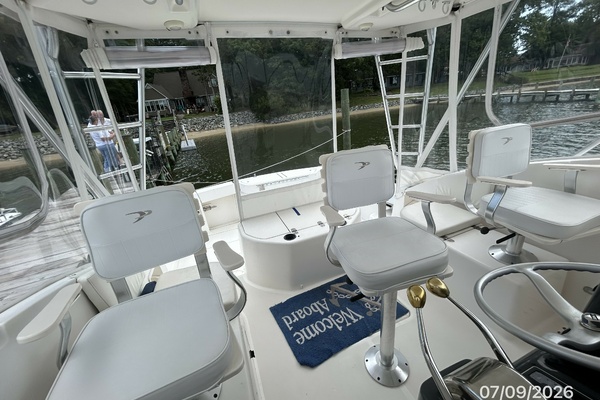 The O Klub 30ft Pursuit Yacht For Sale