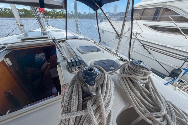 Tenacity 38ft Hunter Yacht For Sale