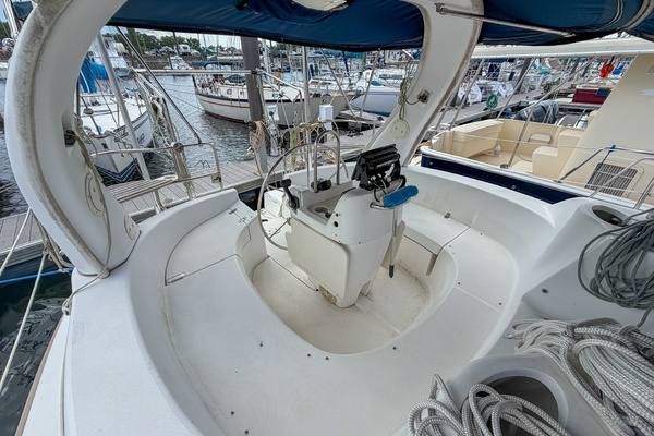 Tenacity 38ft Hunter Yacht For Sale
