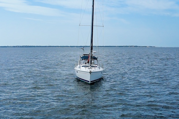 Tenacity 38ft Hunter Yacht For Sale