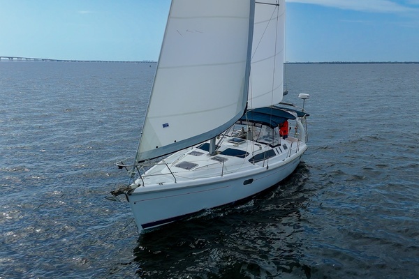 Tenacity 38ft Hunter Yacht For Sale
