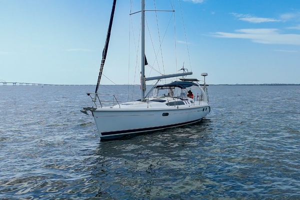 Tenacity 38ft Hunter Yacht For Sale